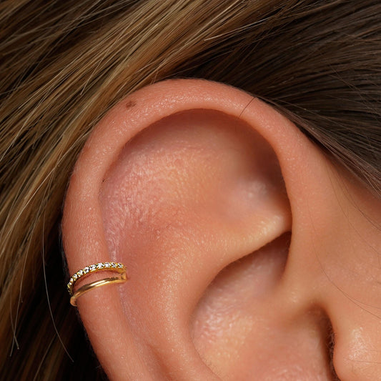 Versatile 18G/16G Titanium Double Hinge Hoop - Perfect for Nose, Septum, Cartilage, and Helix Piercings!