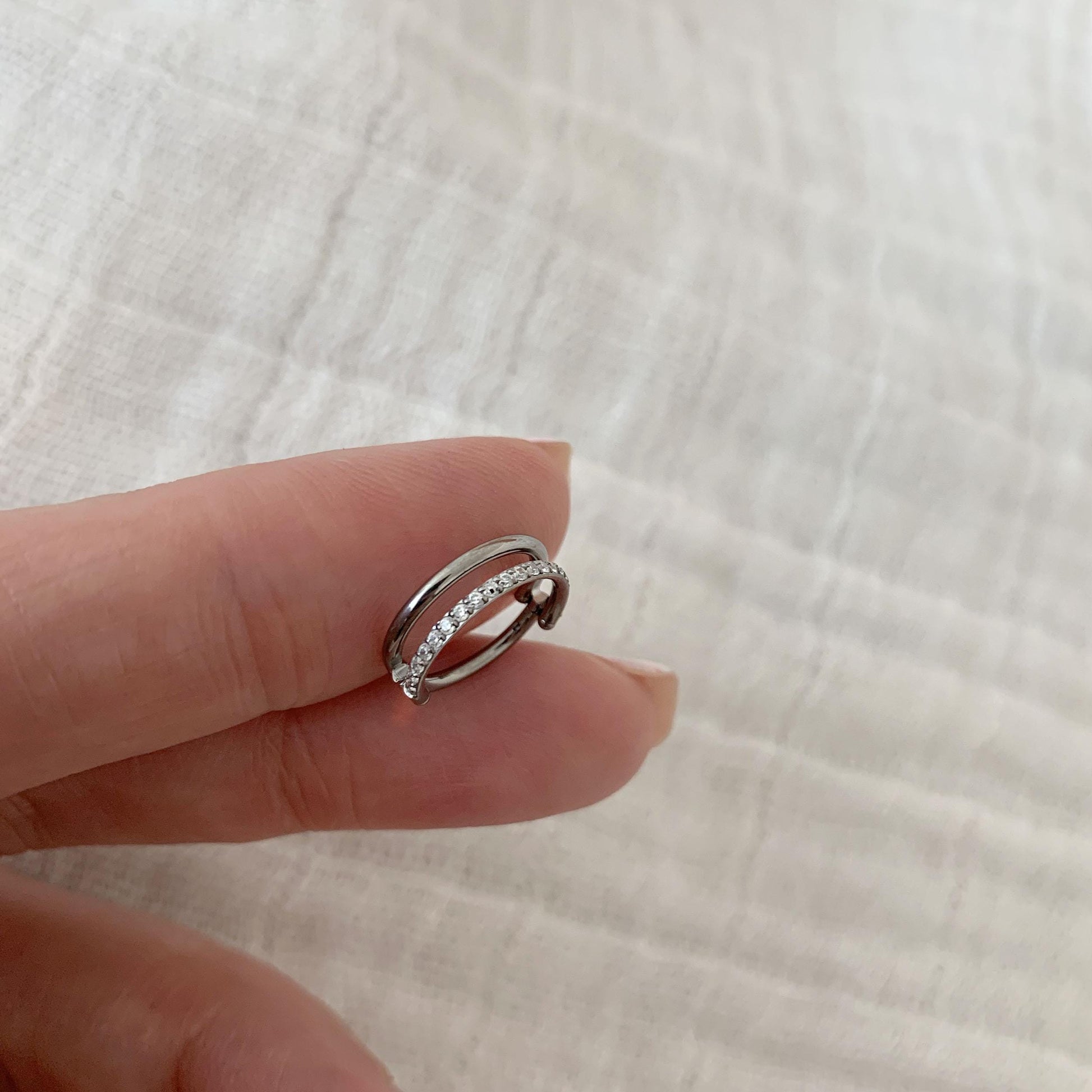 Versatile 18G/16G Titanium Double Hinge Hoop - Perfect for Nose, Septum, Cartilage, and Helix Piercings!